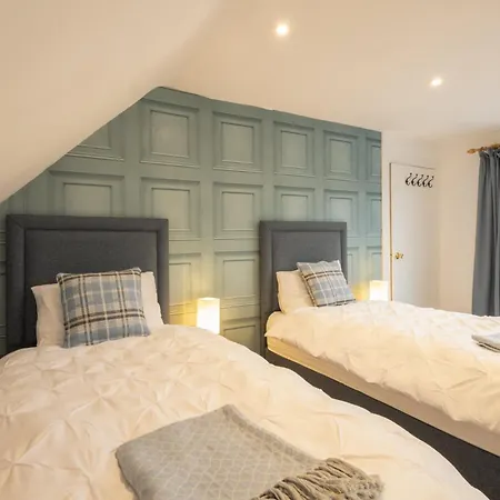 Host & - The Coachman's House Harrogate