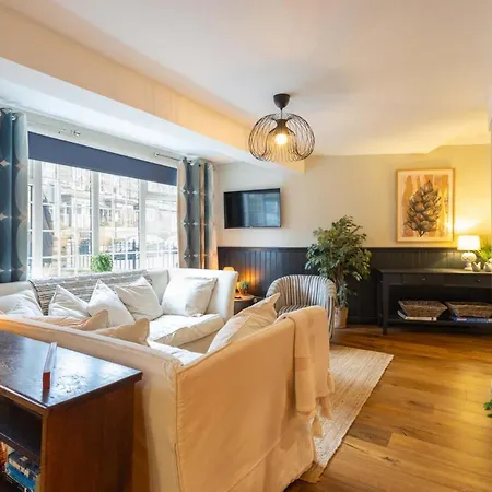 Host & - The Coachman's House Harrogate