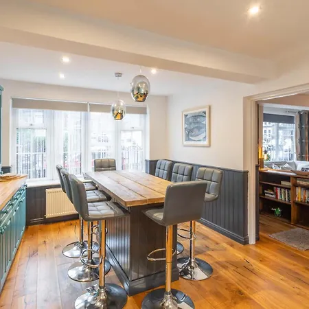 Host & - The Coachman's House Harrogate